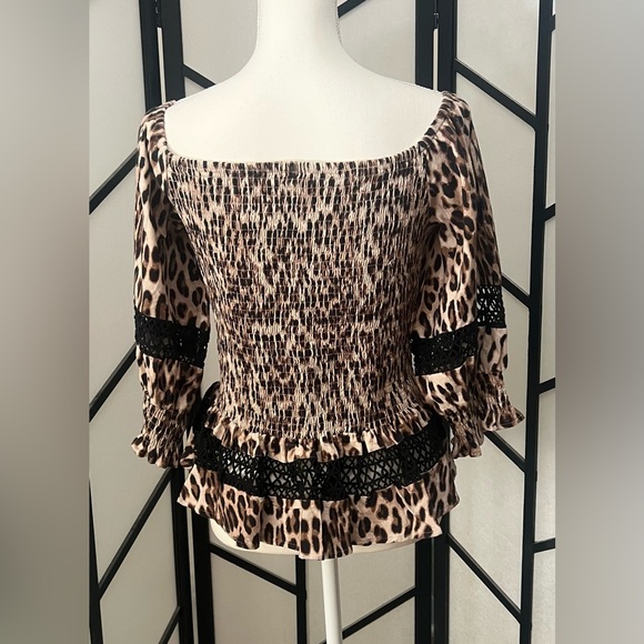 Venus Animal Print Off Shoulder Top with Elastic Bodice - NWOT - Size L - Picture 3 of 15